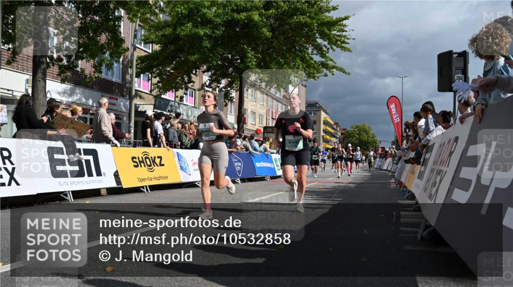20.09.2026 - PSD Bank Halbmarathon J. Mangold http://msf.ph/oto/10532858 20.09.2026 12:19:58 Ziel 1021, 1261, 1323, 1892, 2737, 2933, 3085, 3429, 3735, 4085, 4689 meine-sportfotos.de