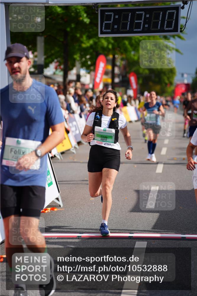 20.09.2026 - PSD Bank Halbmarathon LAZAROV Photography http://msf.ph/oto/10532888 20.09.2026 12:13:09 Ziel 1030, 1045, 1125, 1341, 1702, 3970, 3971, 4466, 4668 meine-sportfotos.de