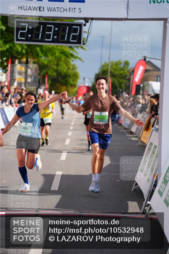 20.09.2026 - PSD Bank Halbmarathon LAZAROV Photography http://msf.ph/oto/10532948 20.09.2026 12:13:12 Ziel 1030, 1045, 1125, 1322, 1341, 1702, 2521, 3970, 3971, 4466, 4668 meine-sportfotos.de