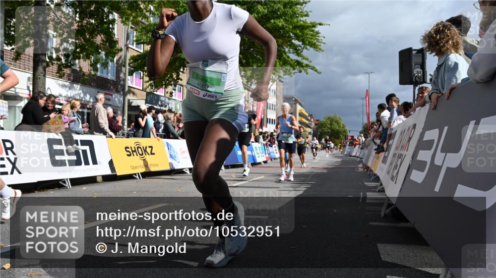 20.09.2026 - PSD Bank Halbmarathon J. Mangold http://msf.ph/oto/10532951 20.09.2026 12:20:05 Ziel 1021, 1261, 1628, 1755, 1892, 2737, 2933, 3085, 4085, 4228, 4237, 4270, 4632, 4689 meine-sportfotos.de
