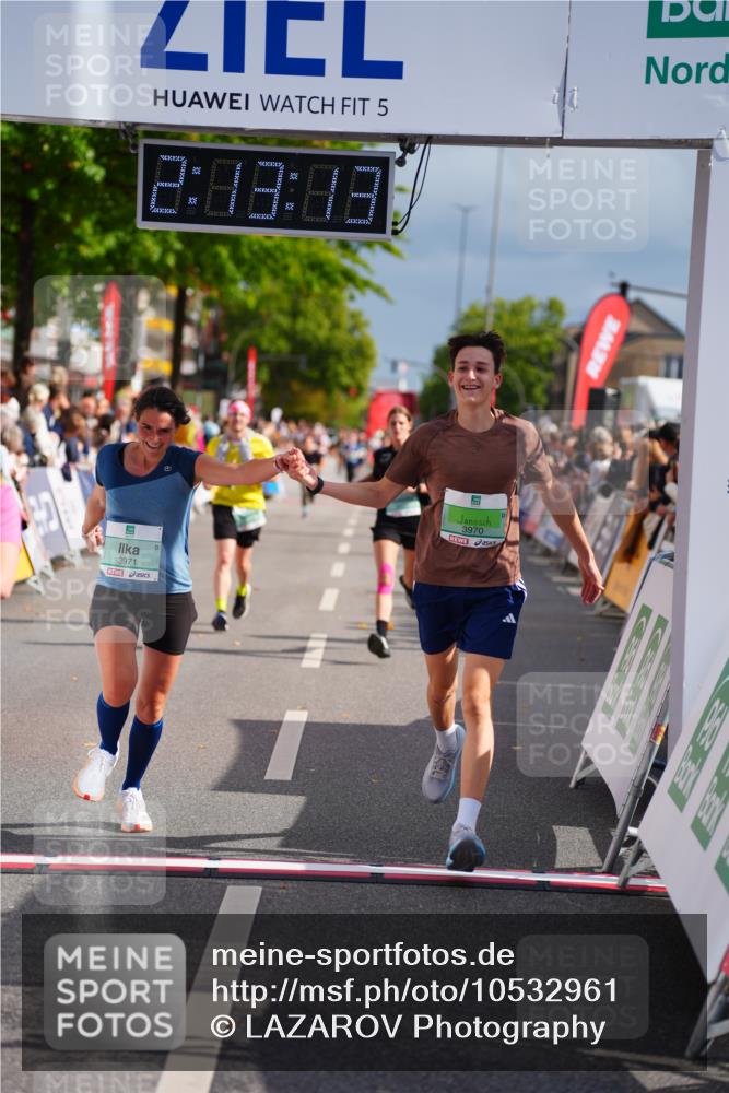 20.09.2026 - PSD Bank Halbmarathon LAZAROV Photography http://msf.ph/oto/10532961 20.09.2026 12:13:12 Ziel 1030, 1045, 1125, 1322, 1341, 1702, 2521, 3970, 3971, 4466, 4668 meine-sportfotos.de