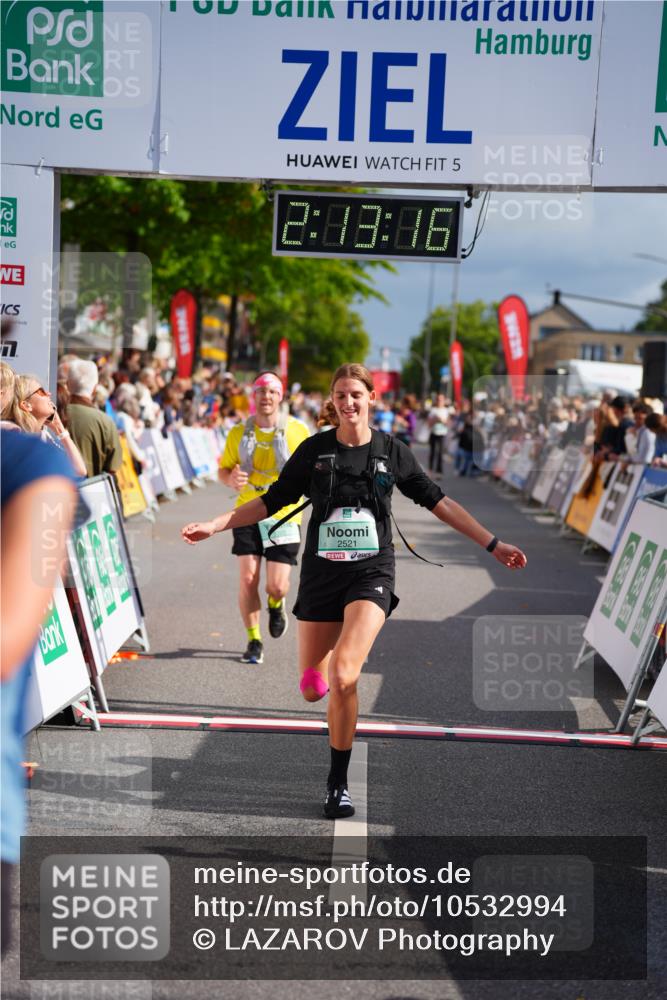 20.09.2026 - PSD Bank Halbmarathon LAZAROV Photography http://msf.ph/oto/10532994 20.09.2026 12:13:15 Ziel 1030, 1125, 1322, 1341, 2521, 3970, 3971, 4466, 4668 meine-sportfotos.de