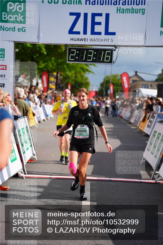 20.09.2026 - PSD Bank Halbmarathon LAZAROV Photography http://msf.ph/oto/10532999 20.09.2026 12:13:16 Ziel 1125, 1322, 1341, 2521, 3970, 3971, 4466, 4668 meine-sportfotos.de