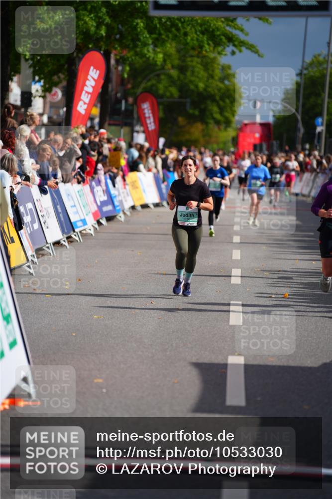 20.09.2026 - PSD Bank Halbmarathon LAZAROV Photography http://msf.ph/oto/10533030 20.09.2026 12:13:21 Ziel 1190, 1322, 2521, 3503, 3970, 3971 meine-sportfotos.de
