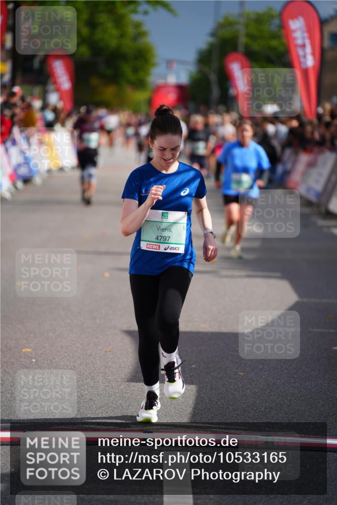 20.09.2026 - PSD Bank Halbmarathon LAZAROV Photography http://msf.ph/oto/10533165 20.09.2026 12:13:28 Ziel 1190, 1213, 1722, 3503, 4797 meine-sportfotos.de