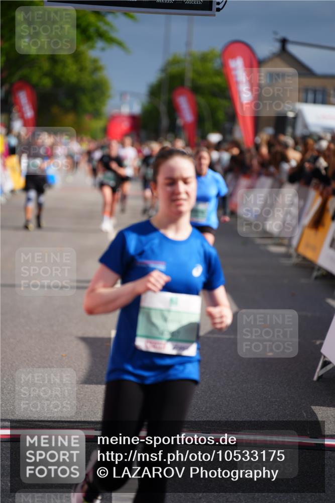 20.09.2026 - PSD Bank Halbmarathon LAZAROV Photography http://msf.ph/oto/10533175 20.09.2026 12:13:29 Ziel 1190, 1213, 1722, 3503, 4797 meine-sportfotos.de