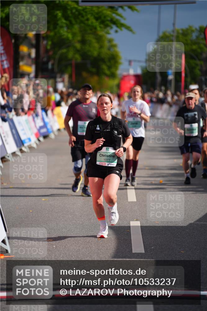 20.09.2026 - PSD Bank Halbmarathon LAZAROV Photography http://msf.ph/oto/10533237 20.09.2026 12:13:35 Ziel 1077, 1226, 1722, 1964, 3398, 4590, 4797 meine-sportfotos.de