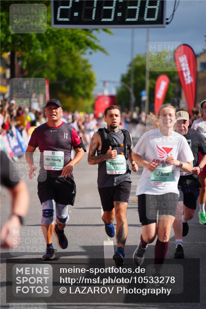 20.09.2026 - PSD Bank Halbmarathon LAZAROV Photography http://msf.ph/oto/10533278 20.09.2026 12:13:37 Ziel 1077, 1226, 1722, 1964, 3398, 3739, 4590 meine-sportfotos.de