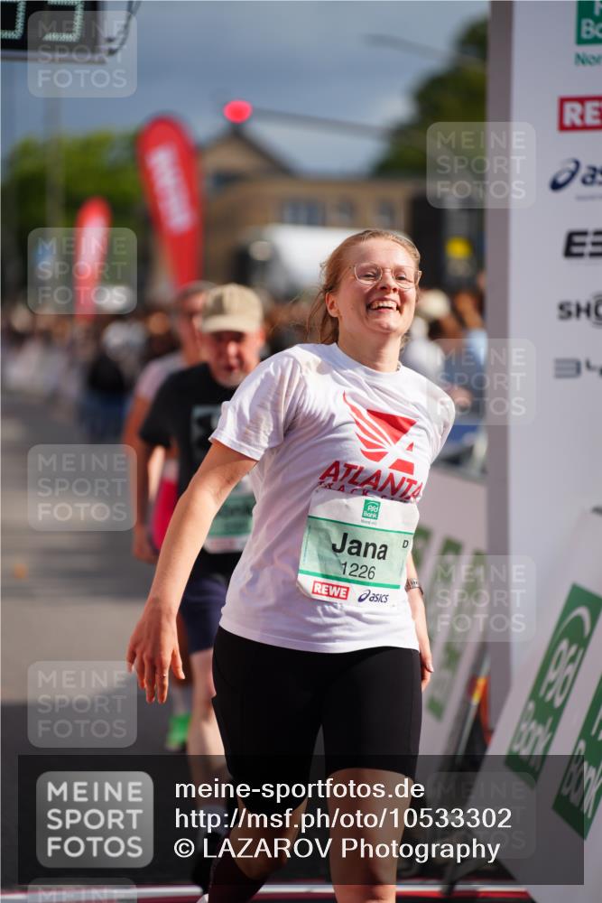 20.09.2026 - PSD Bank Halbmarathon LAZAROV Photography http://msf.ph/oto/10533302 20.09.2026 12:13:38 Ziel 1077, 1226, 1722, 1964, 3398, 3739, 4590 meine-sportfotos.de