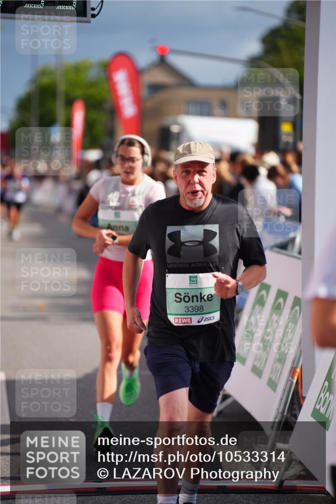 20.09.2026 - PSD Bank Halbmarathon LAZAROV Photography http://msf.ph/oto/10533314 20.09.2026 12:13:39 Ziel 1077, 1226, 1722, 1964, 3398, 3739, 4590 meine-sportfotos.de