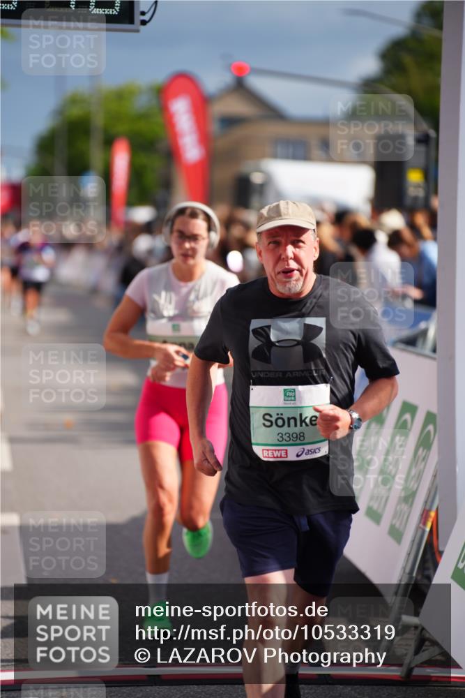 20.09.2026 - PSD Bank Halbmarathon LAZAROV Photography http://msf.ph/oto/10533319 20.09.2026 12:13:39 Ziel 1077, 1226, 1722, 1964, 3398, 3739, 4590 meine-sportfotos.de