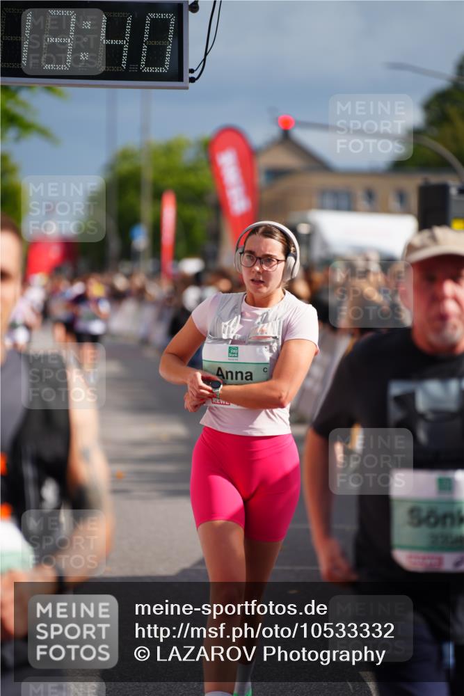 20.09.2026 - PSD Bank Halbmarathon LAZAROV Photography http://msf.ph/oto/10533332 20.09.2026 12:13:40 Ziel 1077, 1226, 1722, 1964, 3398, 3739, 4590 meine-sportfotos.de