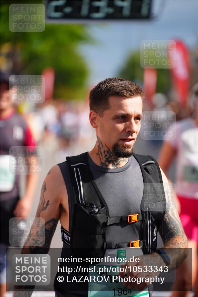 20.09.2026 - PSD Bank Halbmarathon LAZAROV Photography http://msf.ph/oto/10533343 20.09.2026 12:13:40 Ziel 1077, 1226, 1722, 1964, 3398, 3739, 4590 meine-sportfotos.de