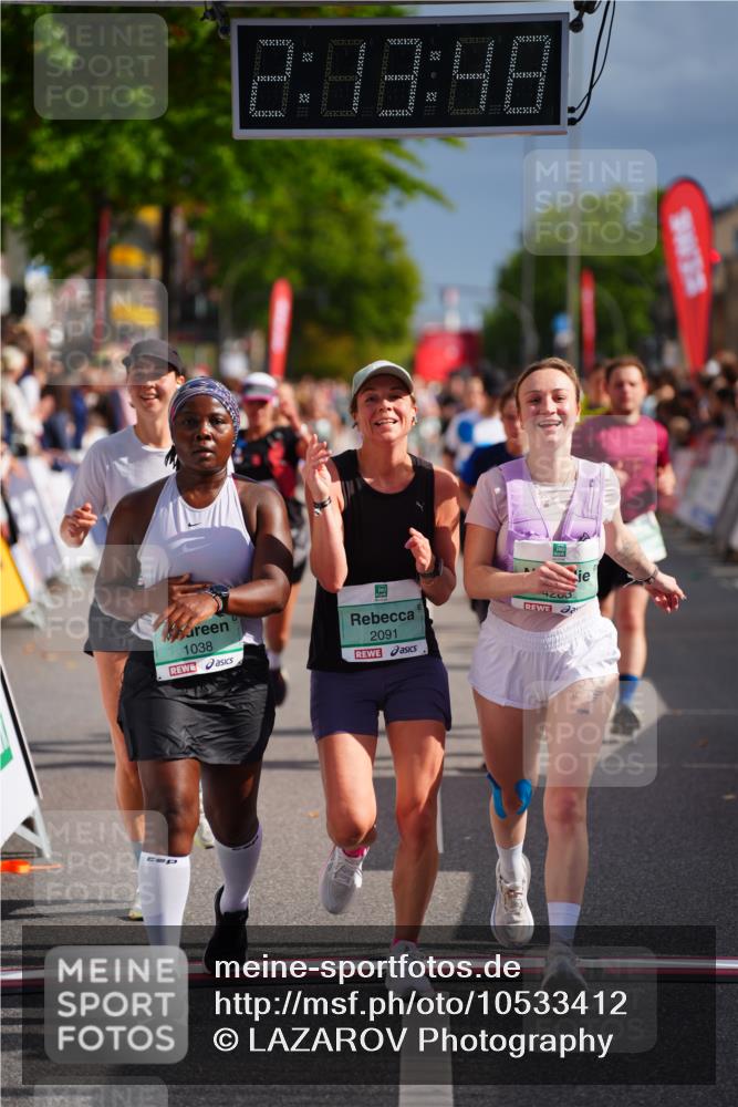 20.09.2026 - PSD Bank Halbmarathon LAZAROV Photography http://msf.ph/oto/10533412 20.09.2026 12:13:48 Ziel 1038, 1380, 1387, 1490, 2091, 2162, 2604, 3739, 3792, 4283, 4444 meine-sportfotos.de
