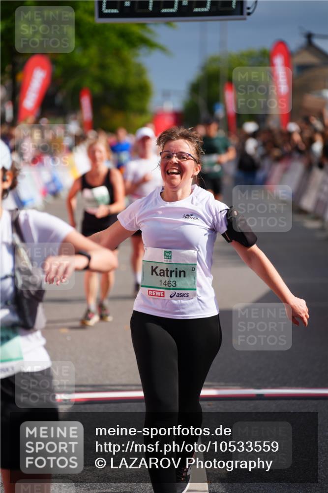 20.09.2026 - PSD Bank Halbmarathon LAZAROV Photography http://msf.ph/oto/10533559 20.09.2026 12:13:56 Ziel 1339, 1380, 1387, 1463, 1490, 1524, 2091, 2162, 2604, 2856, 3030, 3792, 4283, 4444 meine-sportfotos.de
