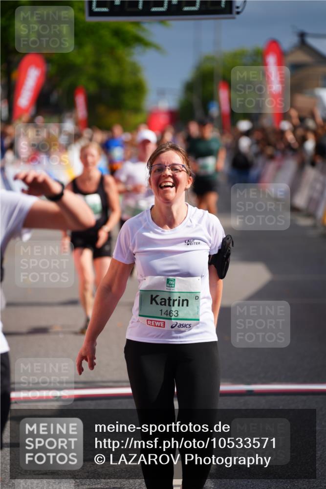 20.09.2026 - PSD Bank Halbmarathon LAZAROV Photography http://msf.ph/oto/10533571 20.09.2026 12:13:56 Ziel 1339, 1380, 1387, 1463, 1490, 1524, 2091, 2162, 2604, 2856, 3030, 3792, 4283, 4444 meine-sportfotos.de