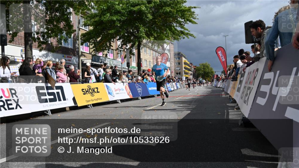 20.09.2026 - PSD Bank Halbmarathon J. Mangold http://msf.ph/oto/10533626 20.09.2026 12:21:27 Ziel 1097, 1203, 4205 meine-sportfotos.de