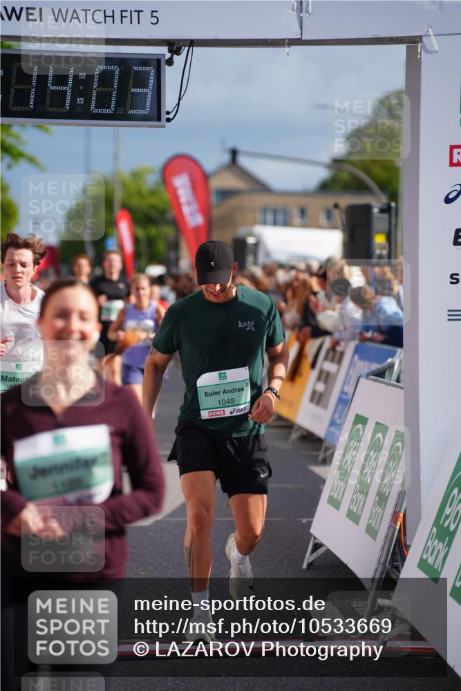 20.09.2026 - PSD Bank Halbmarathon LAZAROV Photography http://msf.ph/oto/10533669 20.09.2026 12:14:02 Ziel 1049, 1109, 1339, 1397, 1463, 1524, 2856, 3030, 3509, 4207 meine-sportfotos.de