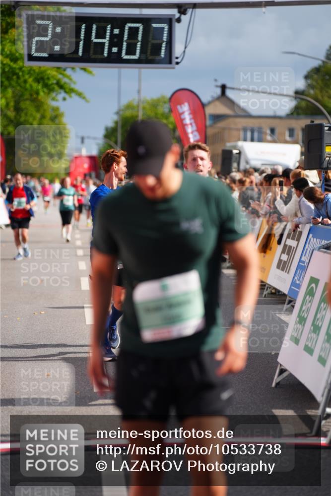 20.09.2026 - PSD Bank Halbmarathon LAZAROV Photography http://msf.ph/oto/10533738 20.09.2026 12:14:07 Ziel 1049, 1109, 1373, 1397, 1935, 2341, 3509, 3572, 4207 meine-sportfotos.de