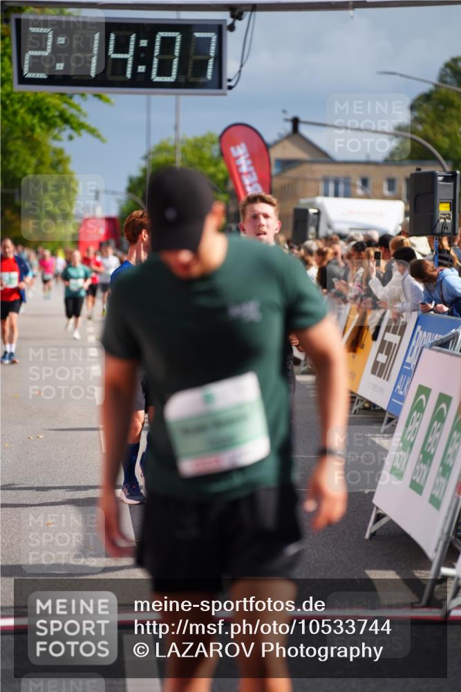 20.09.2026 - PSD Bank Halbmarathon LAZAROV Photography http://msf.ph/oto/10533744 20.09.2026 12:14:07 Ziel 1049, 1109, 1373, 1397, 1935, 2341, 3509, 3572, 4207 meine-sportfotos.de