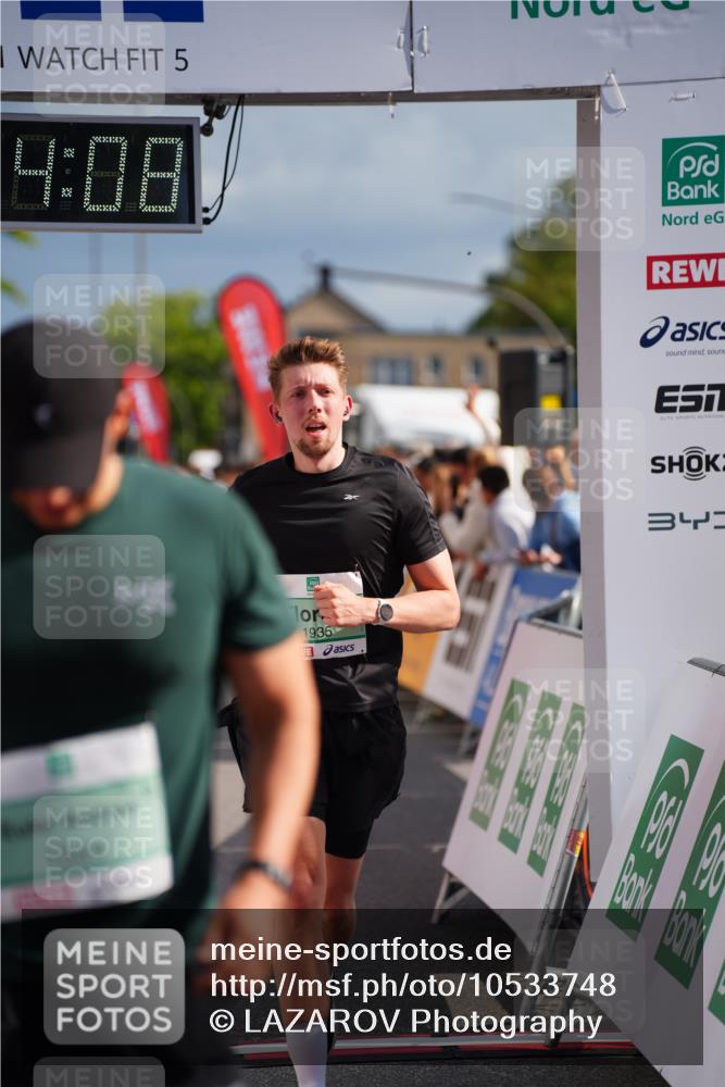 20.09.2026 - PSD Bank Halbmarathon LAZAROV Photography http://msf.ph/oto/10533748 20.09.2026 12:14:08 Ziel 1049, 1109, 1373, 1397, 1935, 2341, 3509, 3572, 4207 meine-sportfotos.de