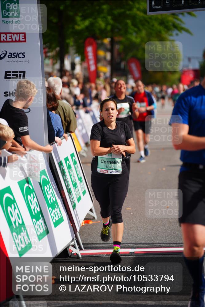 20.09.2026 - PSD Bank Halbmarathon LAZAROV Photography http://msf.ph/oto/10533794 20.09.2026 12:14:11 Ziel 1373, 1397, 1935, 2341, 2609, 3471, 3509, 3572, 4207 meine-sportfotos.de