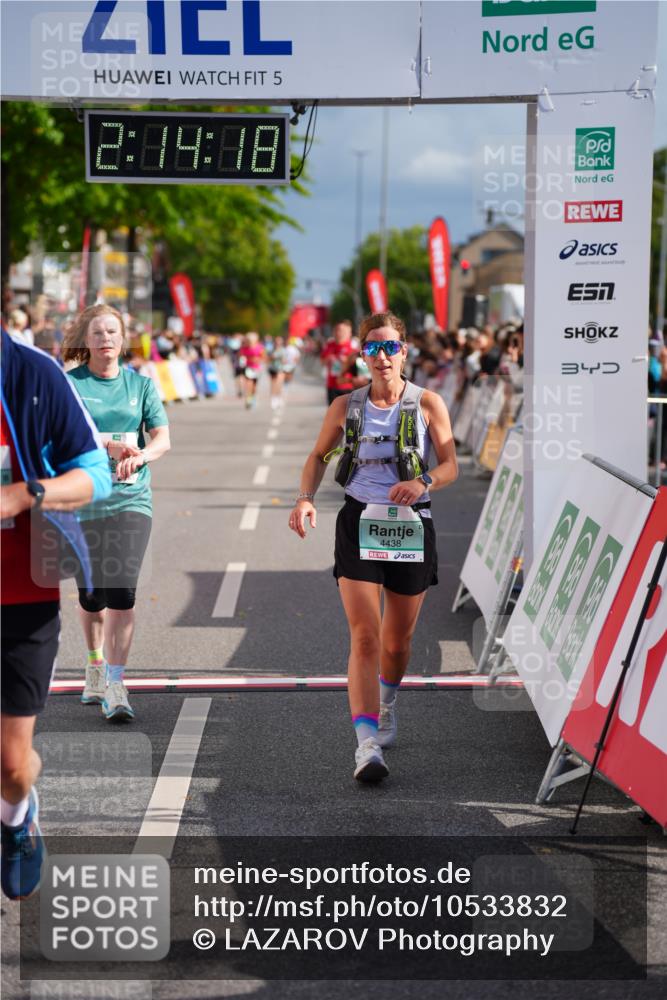 20.09.2026 - PSD Bank Halbmarathon LAZAROV Photography http://msf.ph/oto/10533832 20.09.2026 12:14:17 Ziel 1373, 1588, 2341, 2609, 3471, 3572, 4438 meine-sportfotos.de