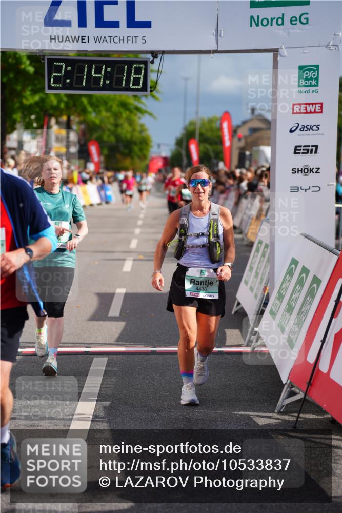 20.09.2026 - PSD Bank Halbmarathon LAZAROV Photography http://msf.ph/oto/10533837 20.09.2026 12:14:17 Ziel 1373, 1588, 2341, 2609, 3471, 3572, 4438 meine-sportfotos.de