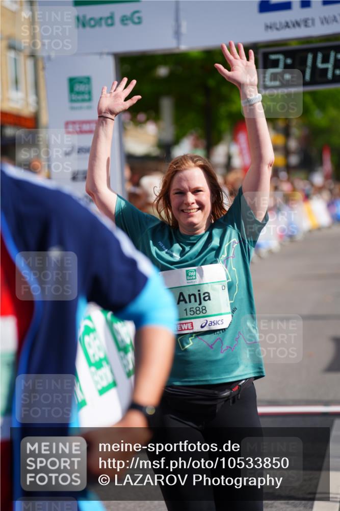 20.09.2026 - PSD Bank Halbmarathon LAZAROV Photography http://msf.ph/oto/10533850 20.09.2026 12:14:19 Ziel 1373, 1588, 1848, 2609, 3471, 4438 meine-sportfotos.de