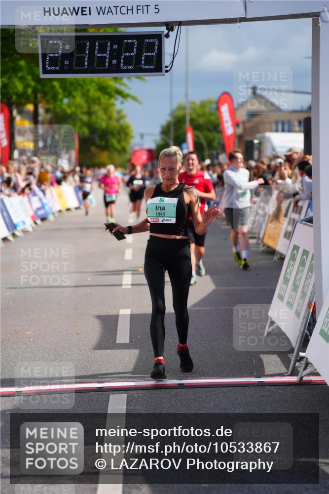 20.09.2026 - PSD Bank Halbmarathon LAZAROV Photography http://msf.ph/oto/10533867 20.09.2026 12:14:22 Ziel 1588, 1848, 2609, 3416, 3758, 4438 meine-sportfotos.de