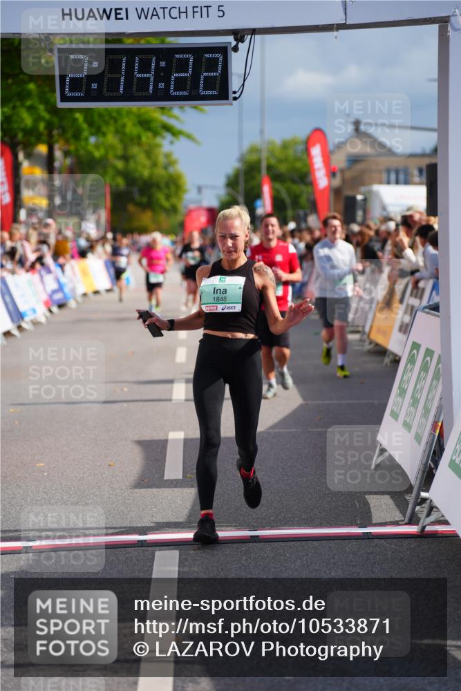 20.09.2026 - PSD Bank Halbmarathon LAZAROV Photography http://msf.ph/oto/10533871 20.09.2026 12:14:22 Ziel 1588, 1848, 2609, 3416, 3758, 4438 meine-sportfotos.de