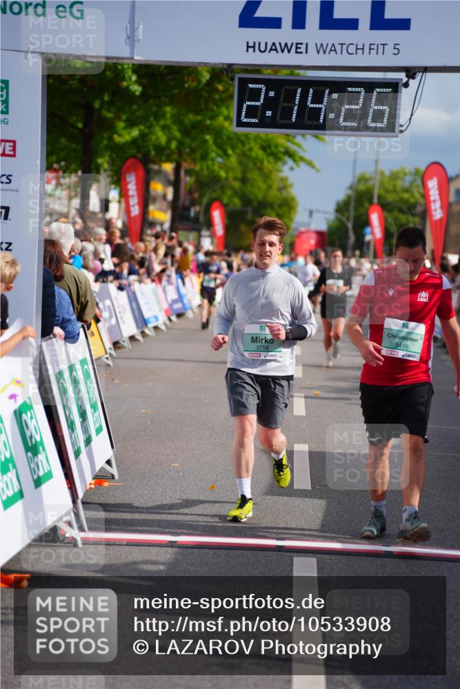 20.09.2026 - PSD Bank Halbmarathon LAZAROV Photography http://msf.ph/oto/10533908 20.09.2026 12:14:26 Ziel 1848, 3416, 3758 meine-sportfotos.de