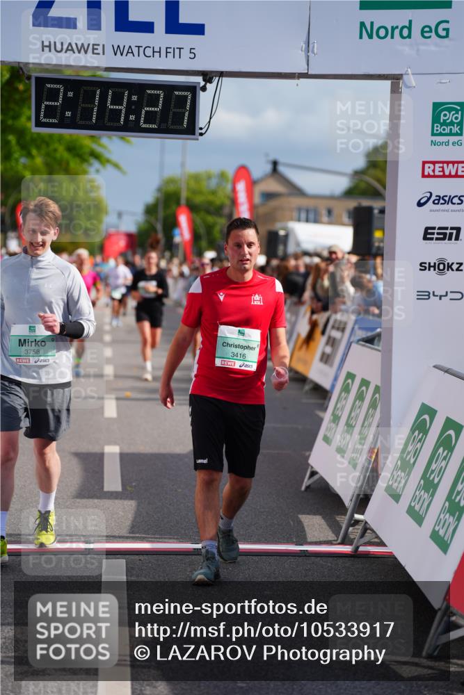 20.09.2026 - PSD Bank Halbmarathon LAZAROV Photography http://msf.ph/oto/10533917 20.09.2026 12:14:26 Ziel 1848, 3416, 3758 meine-sportfotos.de