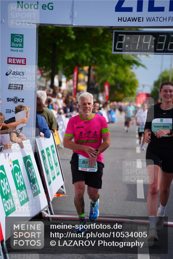 20.09.2026 - PSD Bank Halbmarathon LAZAROV Photography http://msf.ph/oto/10534005 20.09.2026 12:14:32 Ziel 1646, 2721, 2834, 3055, 3416, 3758, 3946 meine-sportfotos.de