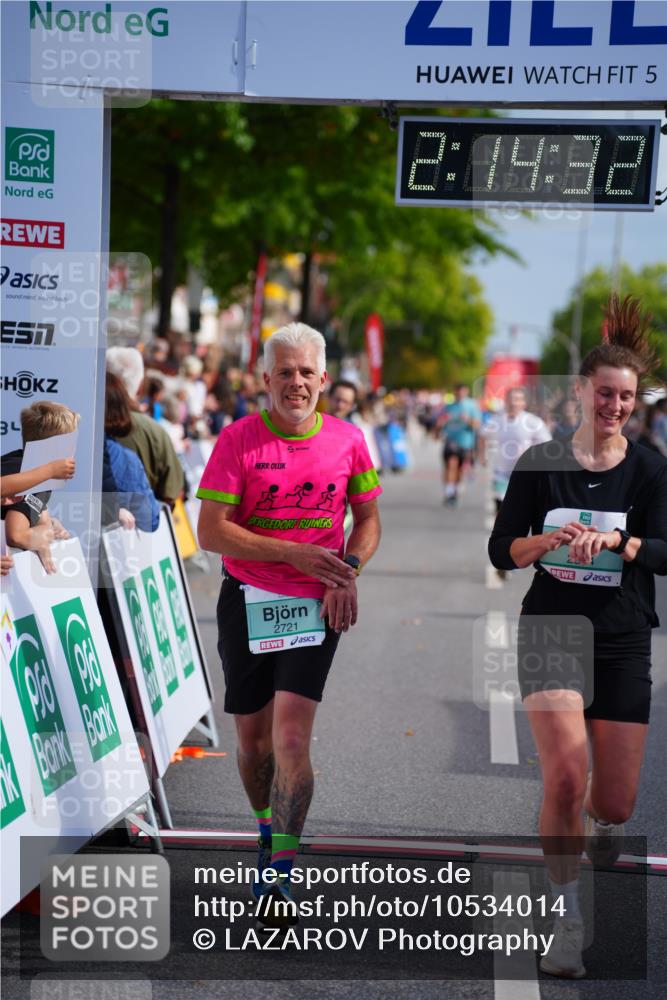 20.09.2026 - PSD Bank Halbmarathon LAZAROV Photography http://msf.ph/oto/10534014 20.09.2026 12:14:32 Ziel 1646, 2721, 2834, 3055, 3416, 3758, 3946 meine-sportfotos.de