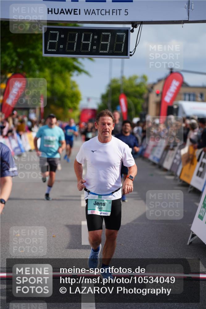 20.09.2026 - PSD Bank Halbmarathon LAZAROV Photography http://msf.ph/oto/10534049 20.09.2026 12:14:36 Ziel 1646, 2415, 2721, 2834, 3055, 3498, 3946 meine-sportfotos.de