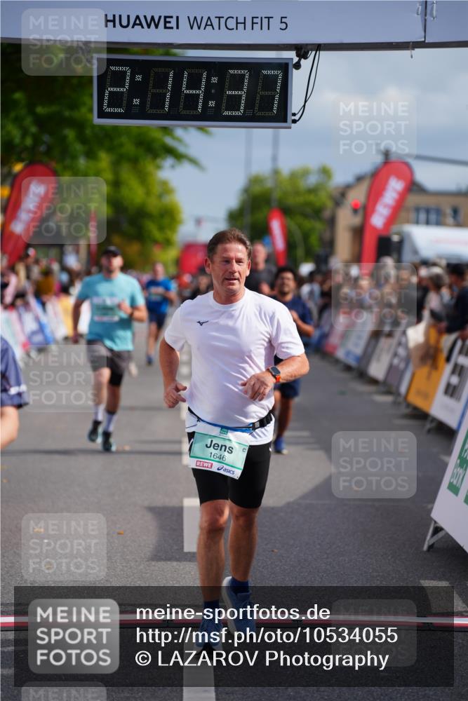 20.09.2026 - PSD Bank Halbmarathon LAZAROV Photography http://msf.ph/oto/10534055 20.09.2026 12:14:36 Ziel 1646, 2415, 2721, 2834, 3055, 3498, 3946 meine-sportfotos.de