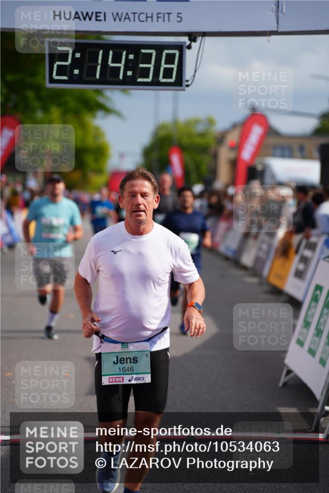 20.09.2026 - PSD Bank Halbmarathon LAZAROV Photography http://msf.ph/oto/10534063 20.09.2026 12:14:37 Ziel 1501, 1646, 2415, 2721, 2834, 3055, 3498, 3946 meine-sportfotos.de