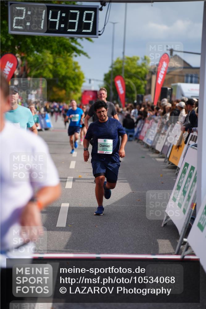 20.09.2026 - PSD Bank Halbmarathon LAZAROV Photography http://msf.ph/oto/10534068 20.09.2026 12:14:38 Ziel 1501, 1646, 2415, 2721, 2834, 3055, 3498, 3946 meine-sportfotos.de