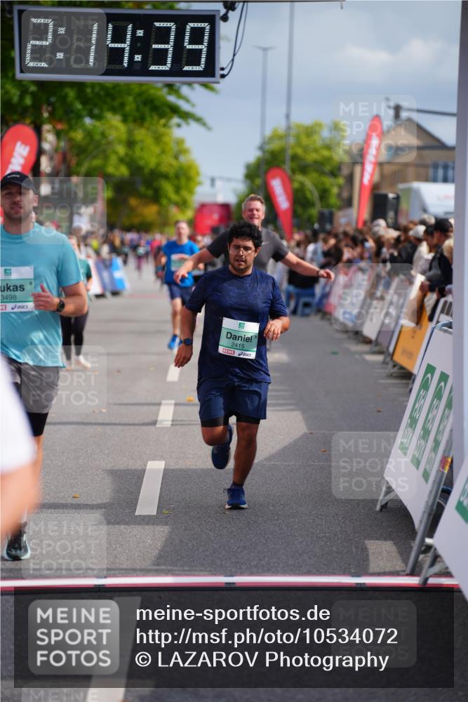 20.09.2026 - PSD Bank Halbmarathon LAZAROV Photography http://msf.ph/oto/10534072 20.09.2026 12:14:39 Ziel 1501, 1646, 2415, 2721, 2834, 3055, 3498, 3946 meine-sportfotos.de