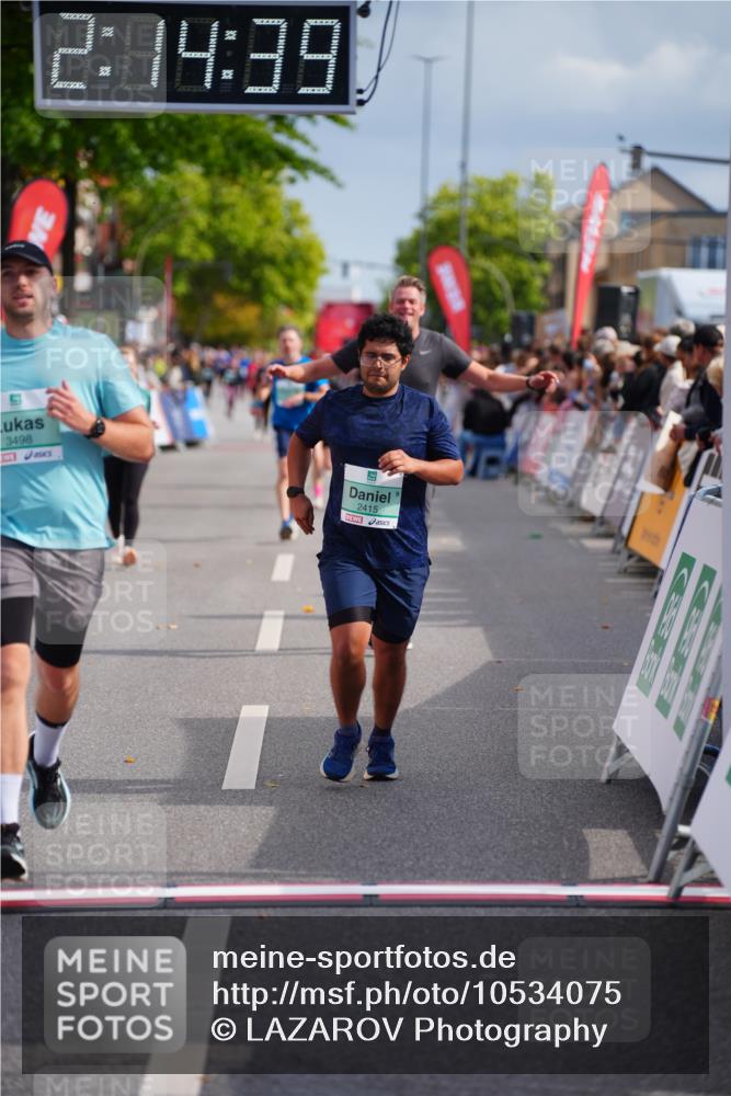 20.09.2026 - PSD Bank Halbmarathon LAZAROV Photography http://msf.ph/oto/10534075 20.09.2026 12:14:39 Ziel 1501, 1646, 2415, 2721, 2834, 3055, 3498, 3946 meine-sportfotos.de