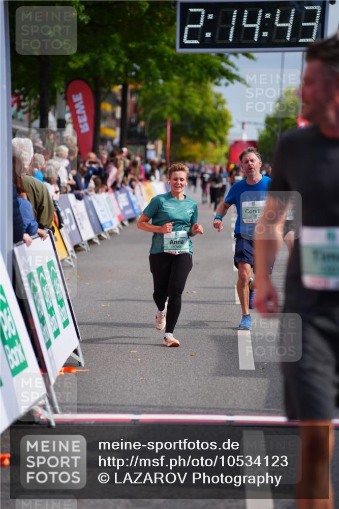 20.09.2026 - PSD Bank Halbmarathon LAZAROV Photography http://msf.ph/oto/10534123 20.09.2026 12:14:43 Ziel 1501, 1646, 1703, 2259, 2415, 3126, 3498, 3946 meine-sportfotos.de