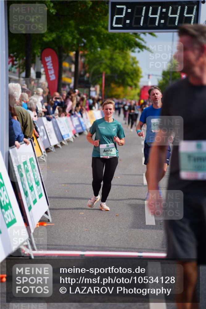 20.09.2026 - PSD Bank Halbmarathon LAZAROV Photography http://msf.ph/oto/10534128 20.09.2026 12:14:43 Ziel 1501, 1646, 1703, 2259, 2415, 3126, 3498, 3946 meine-sportfotos.de