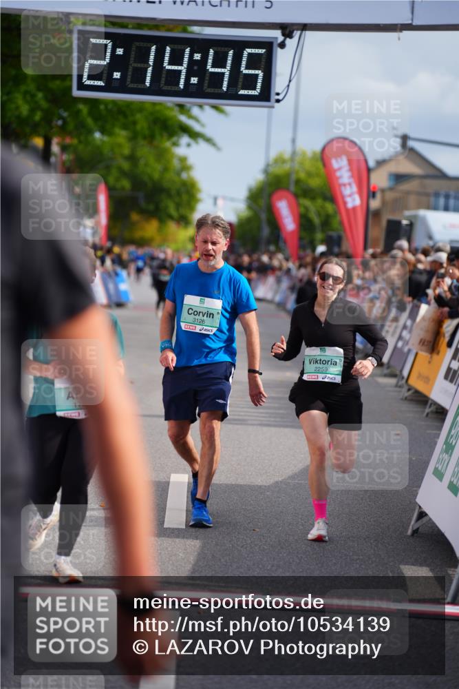 20.09.2026 - PSD Bank Halbmarathon LAZAROV Photography http://msf.ph/oto/10534139 20.09.2026 12:14:44 Ziel 1501, 1646, 1703, 2259, 2415, 3126, 3498 meine-sportfotos.de
