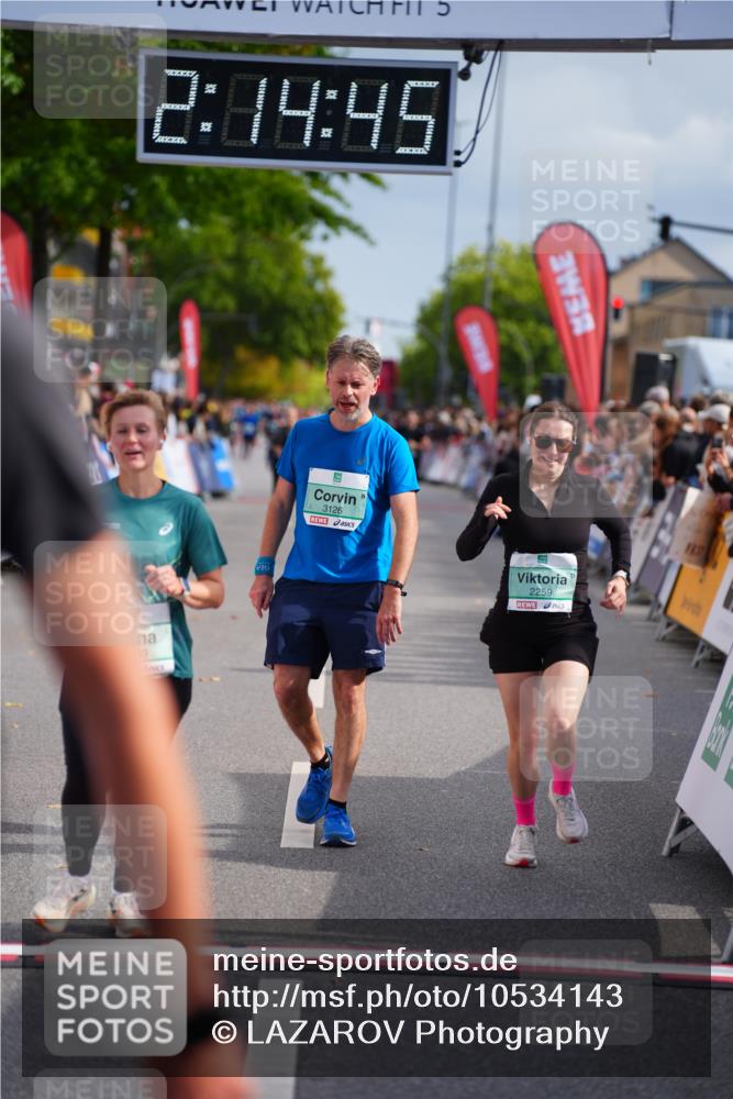 20.09.2026 - PSD Bank Halbmarathon LAZAROV Photography http://msf.ph/oto/10534143 20.09.2026 12:14:44 Ziel 1501, 1646, 1703, 2259, 2415, 3126, 3498 meine-sportfotos.de