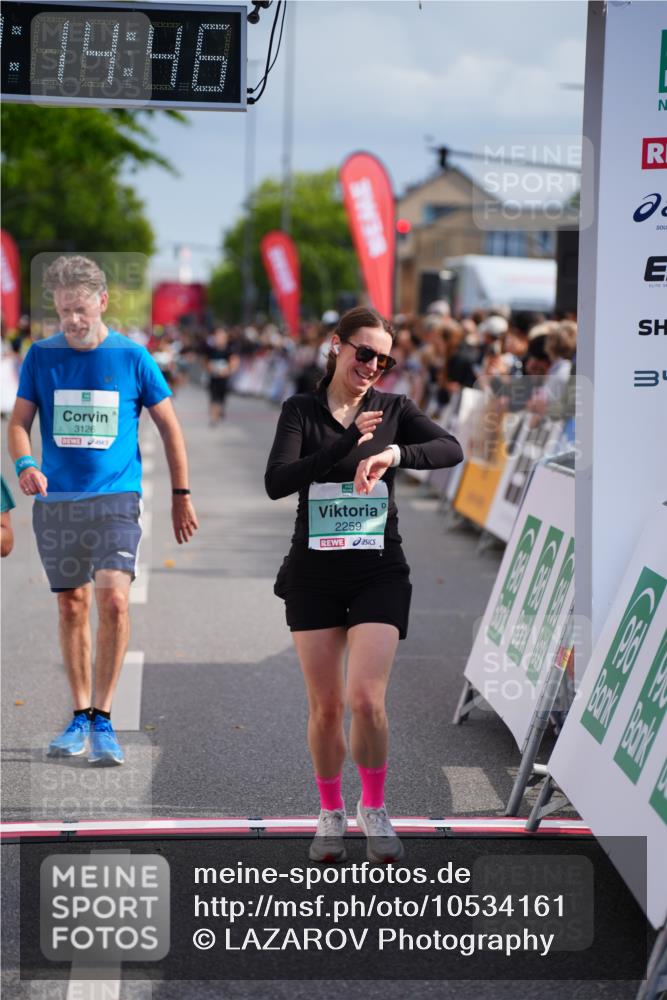 20.09.2026 - PSD Bank Halbmarathon LAZAROV Photography http://msf.ph/oto/10534161 20.09.2026 12:14:45 Ziel 1501, 1703, 2259, 2415, 3126, 3498 meine-sportfotos.de