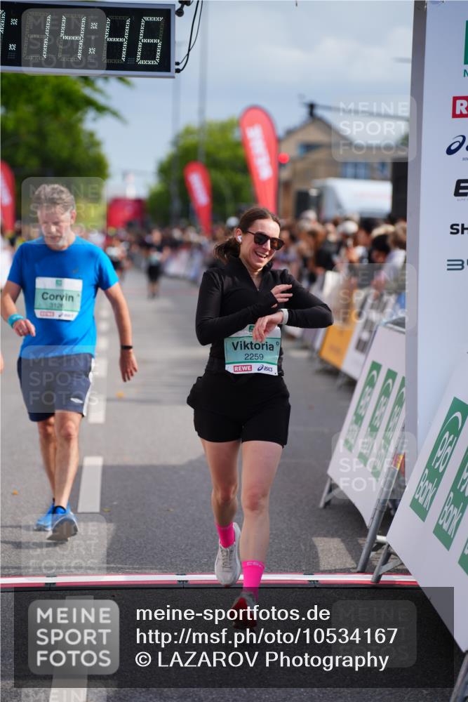 20.09.2026 - PSD Bank Halbmarathon LAZAROV Photography http://msf.ph/oto/10534167 20.09.2026 12:14:45 Ziel 1501, 1703, 2259, 2415, 3126, 3498 meine-sportfotos.de