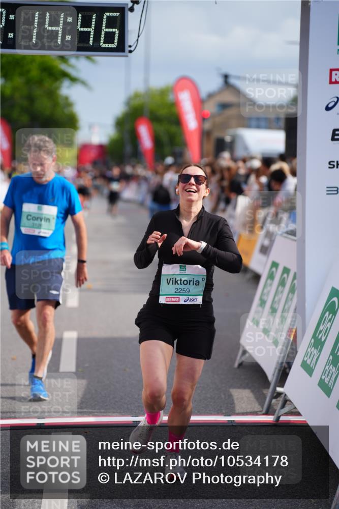 20.09.2026 - PSD Bank Halbmarathon LAZAROV Photography http://msf.ph/oto/10534178 20.09.2026 12:14:45 Ziel 1501, 1703, 2259, 2415, 3126, 3498 meine-sportfotos.de