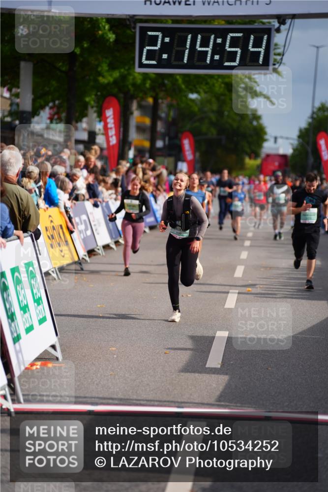 20.09.2026 - PSD Bank Halbmarathon LAZAROV Photography http://msf.ph/oto/10534252 20.09.2026 12:14:54 Ziel 1776, 2700, 3126, 3470, 3499 meine-sportfotos.de