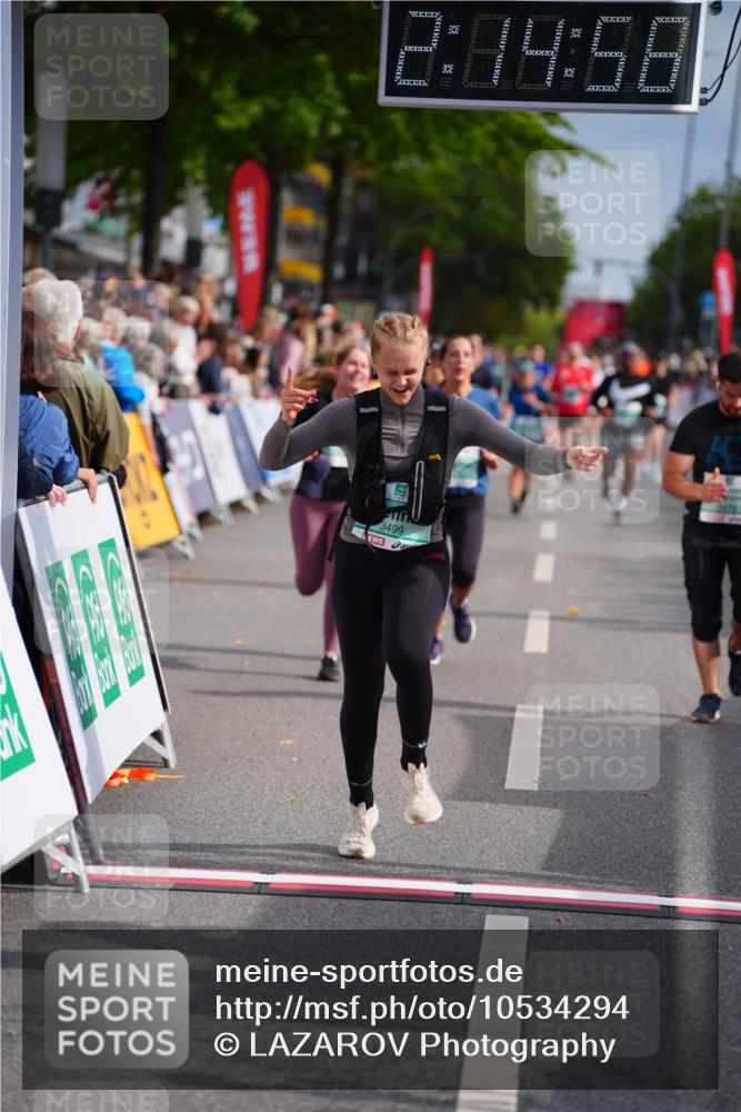 20.09.2026 - PSD Bank Halbmarathon LAZAROV Photography http://msf.ph/oto/10534294 20.09.2026 12:14:55 Ziel 1776, 2700, 3470, 3499 meine-sportfotos.de